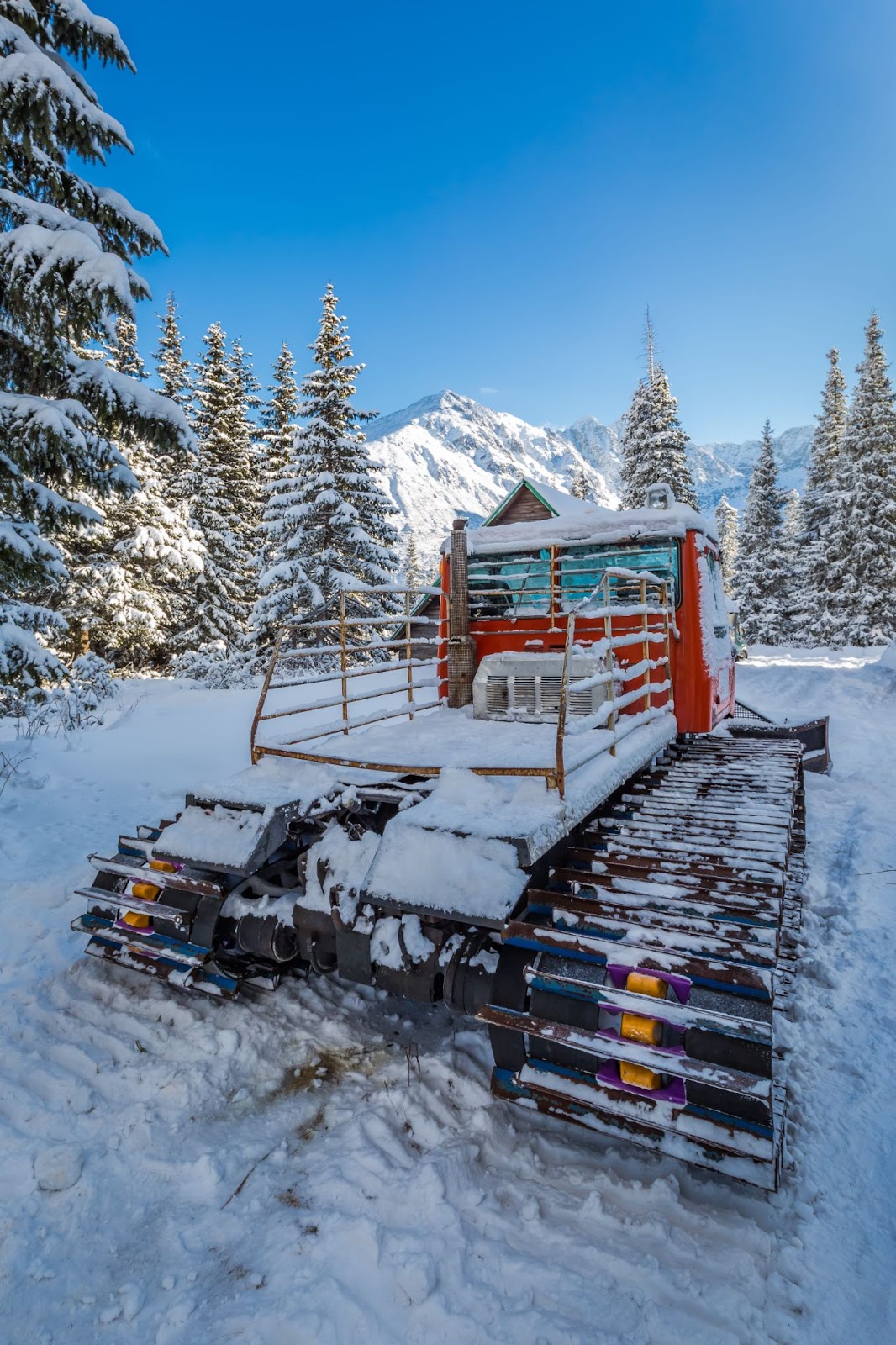 雪地履帶車(Snowcat) 雪地履帶車(Snowcat)